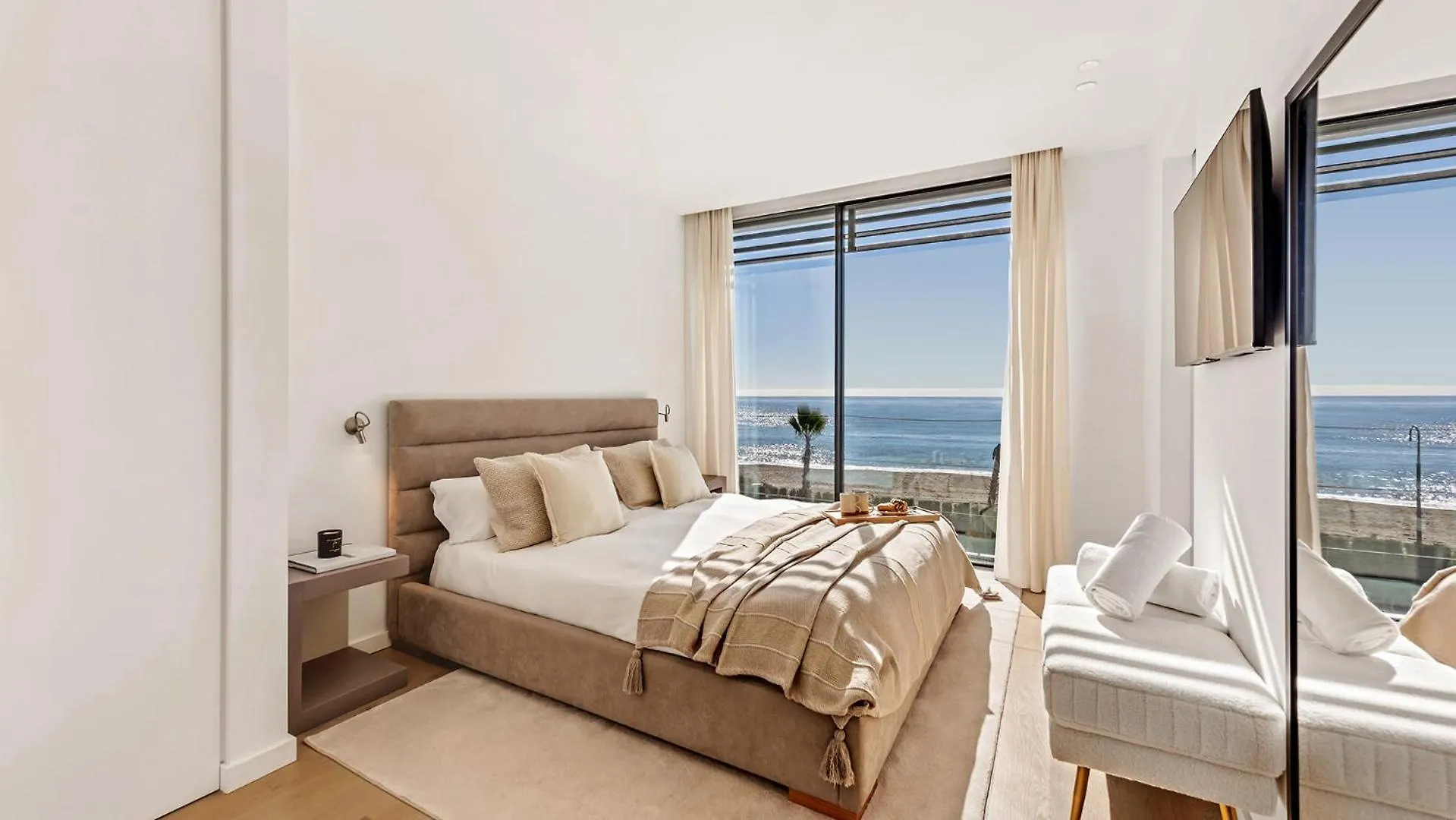Vacation Marbella I Villa Imare Waterfront, Beachfront Villa, Rooftop Jacuzzi, Indoor Spa エステポナ