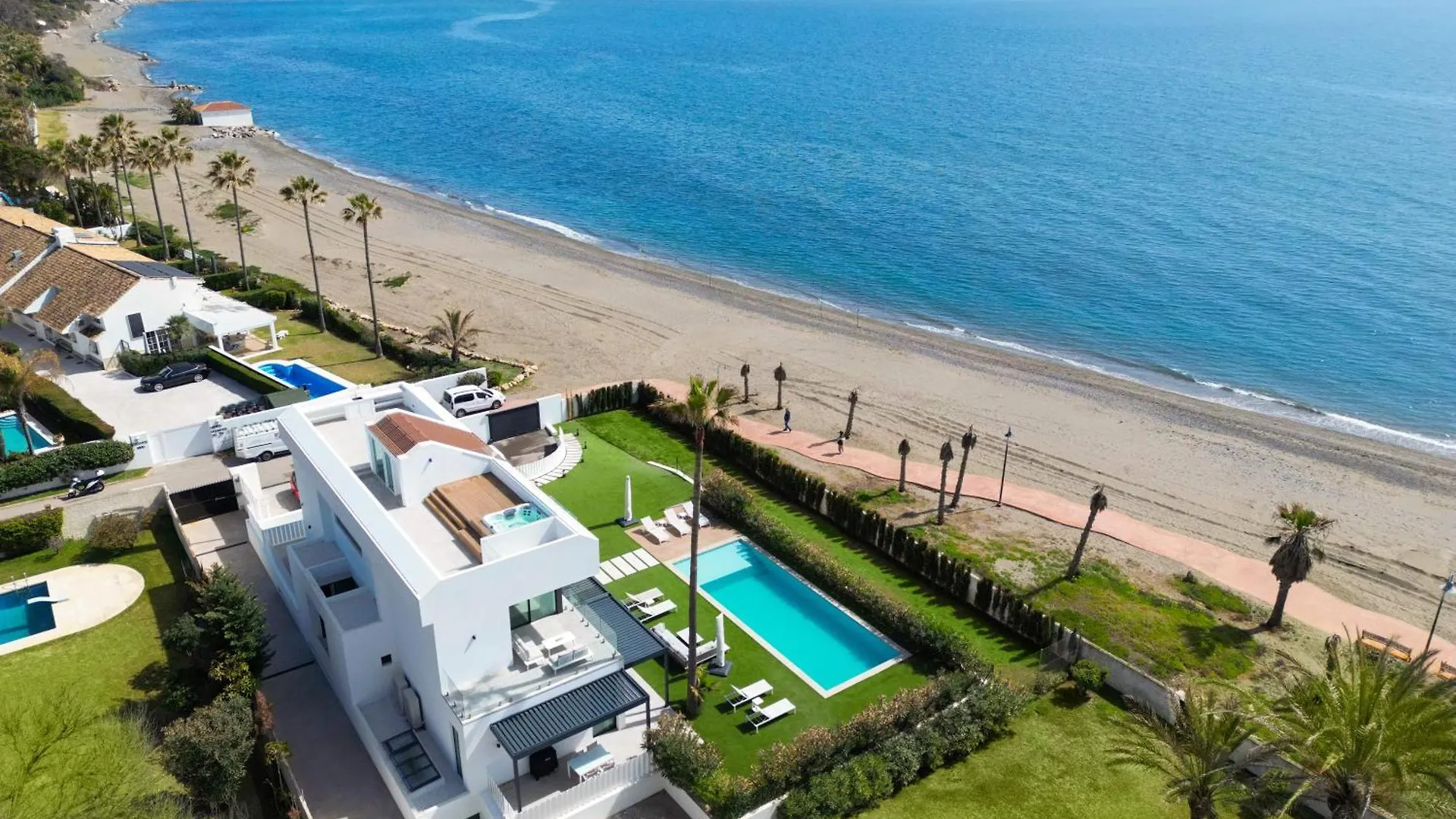 Vacation Marbella I Villa Imare Waterfront, Beachfront Villa, Rooftop Jacuzzi, Indoor Spa エステポナ スペイン