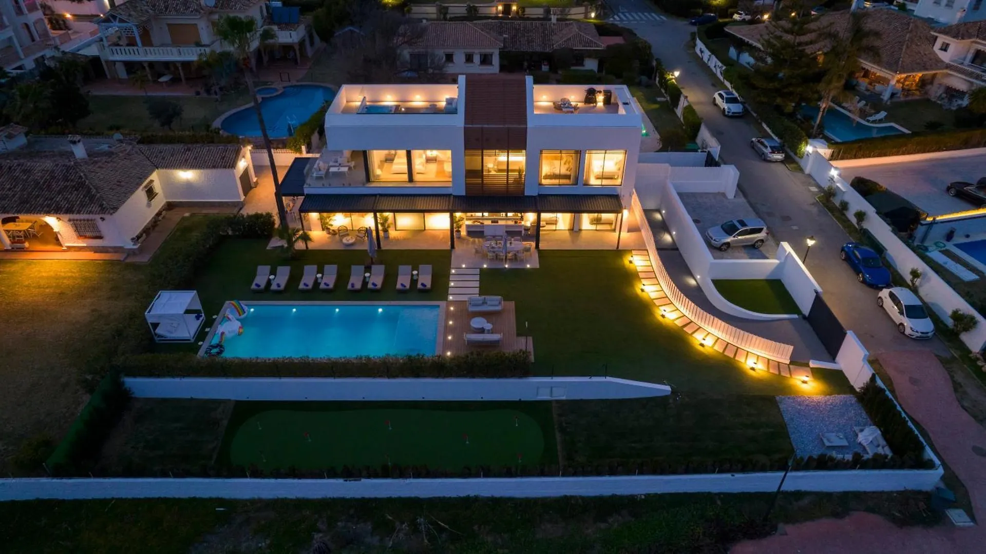 Vacation Marbella I Villa Imare Waterfront, Beachfront Villa, Rooftop Jacuzzi, Indoor Spa Estepona