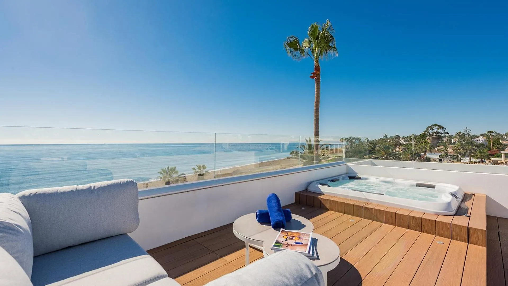 Vacation Marbella I Villa Imare Waterfront, Beachfront Villa, Rooftop Jacuzzi, Indoor Spa Estepona